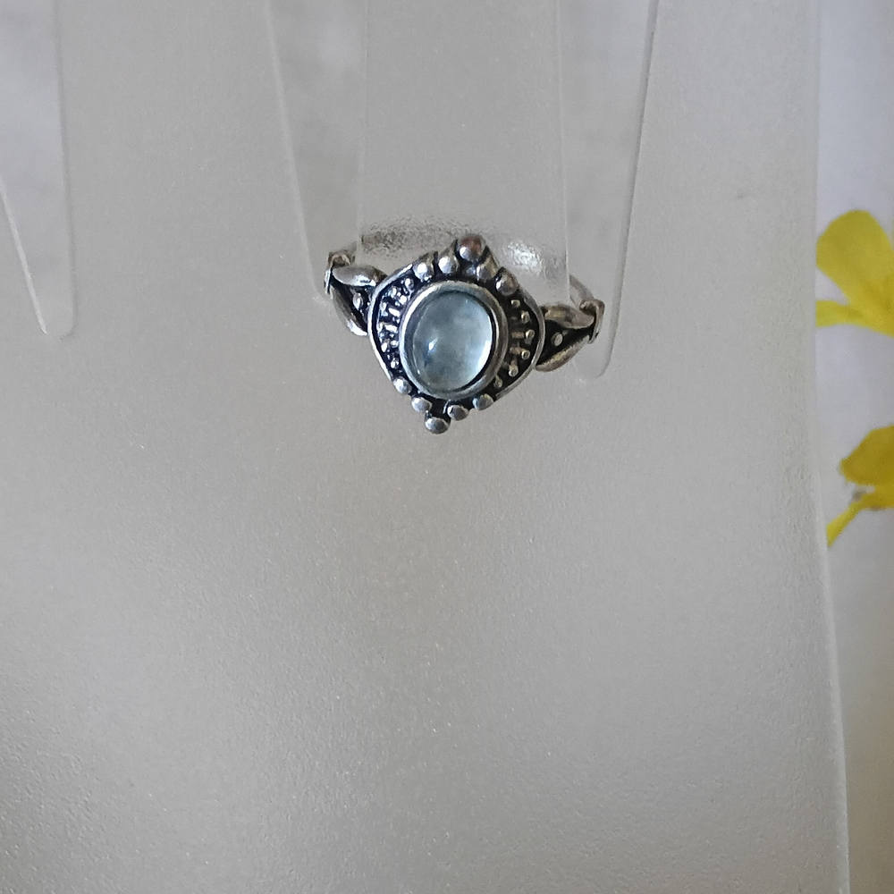 Estate Sterling Silver Ring with a Moonstone Bezel Ring Size 8
